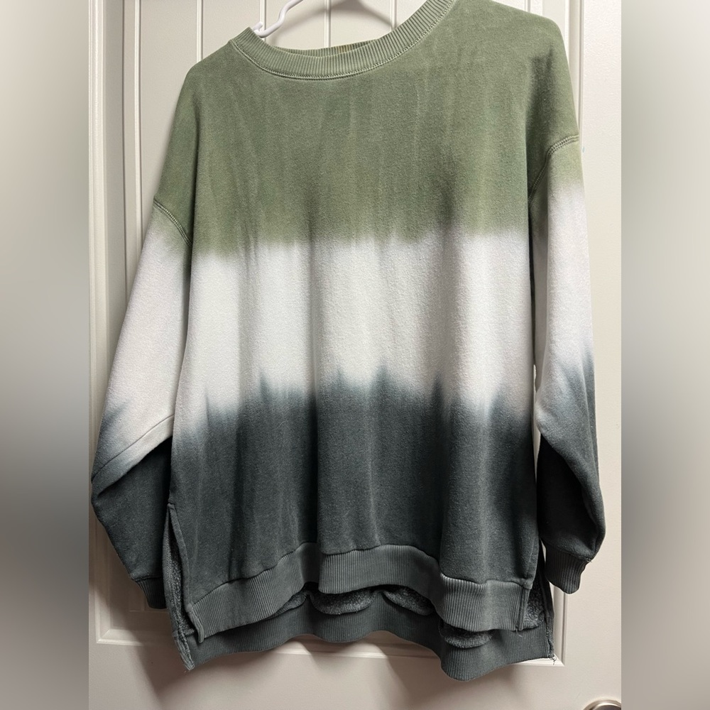 American eagle green sweatshirt